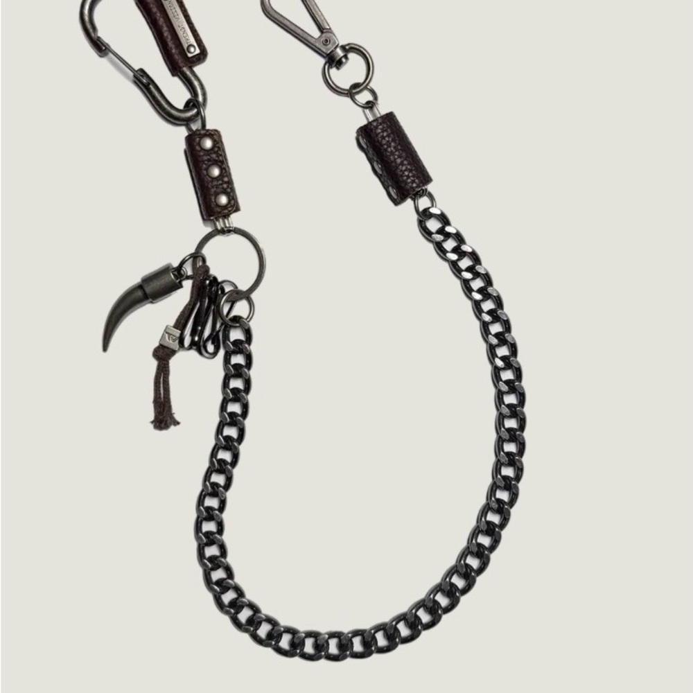 Men's Black Chain Key & Card Holder with Leather Accents